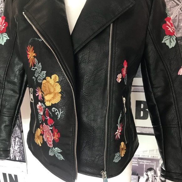 SOLD - Picture 6 of 8